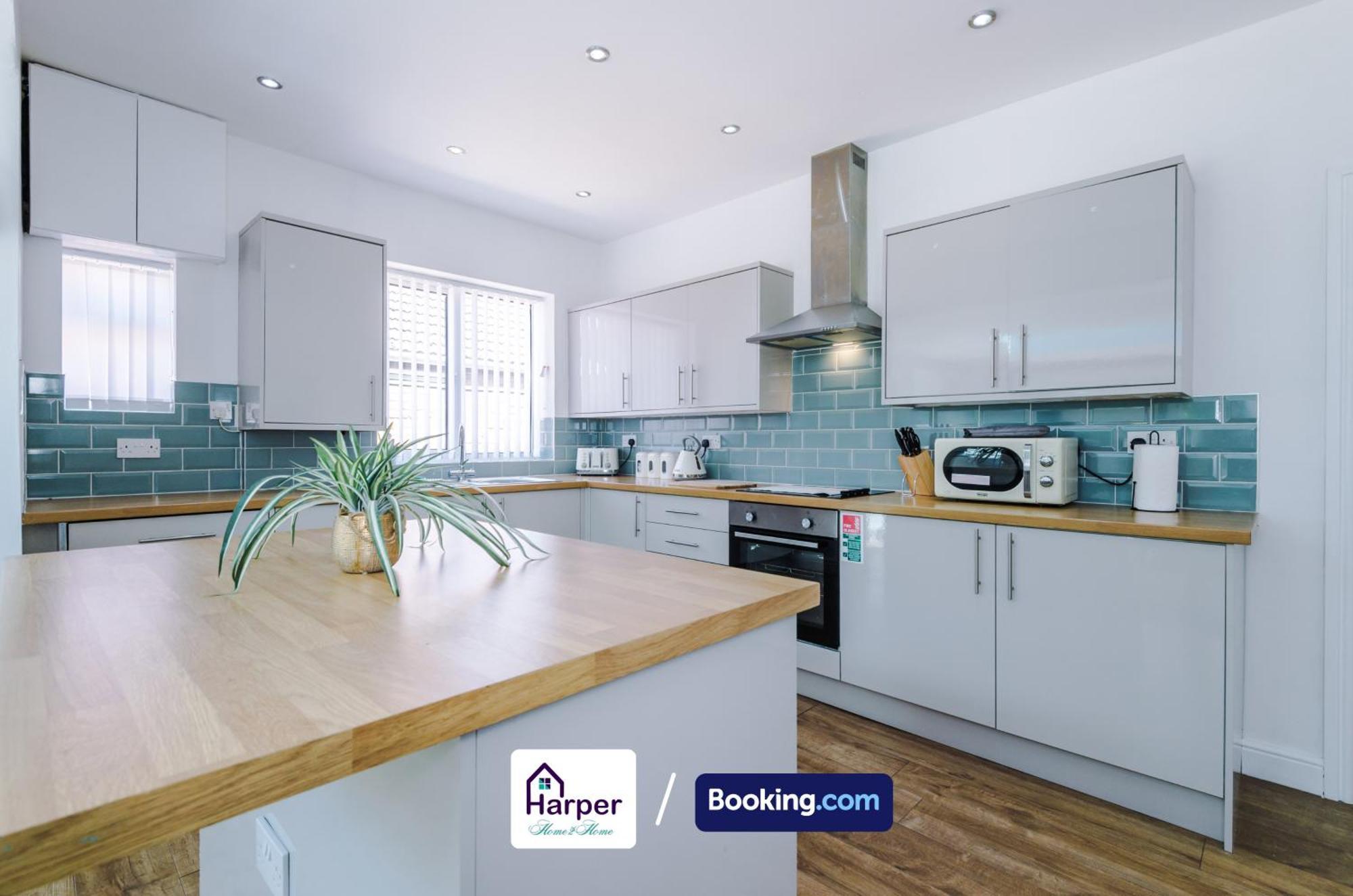 Spacious Detached Bungalow By Harperletting Short Lets & Serviced Accommodation Buckely With Pool Table & Driveway Buckley Zewnętrze zdjęcie