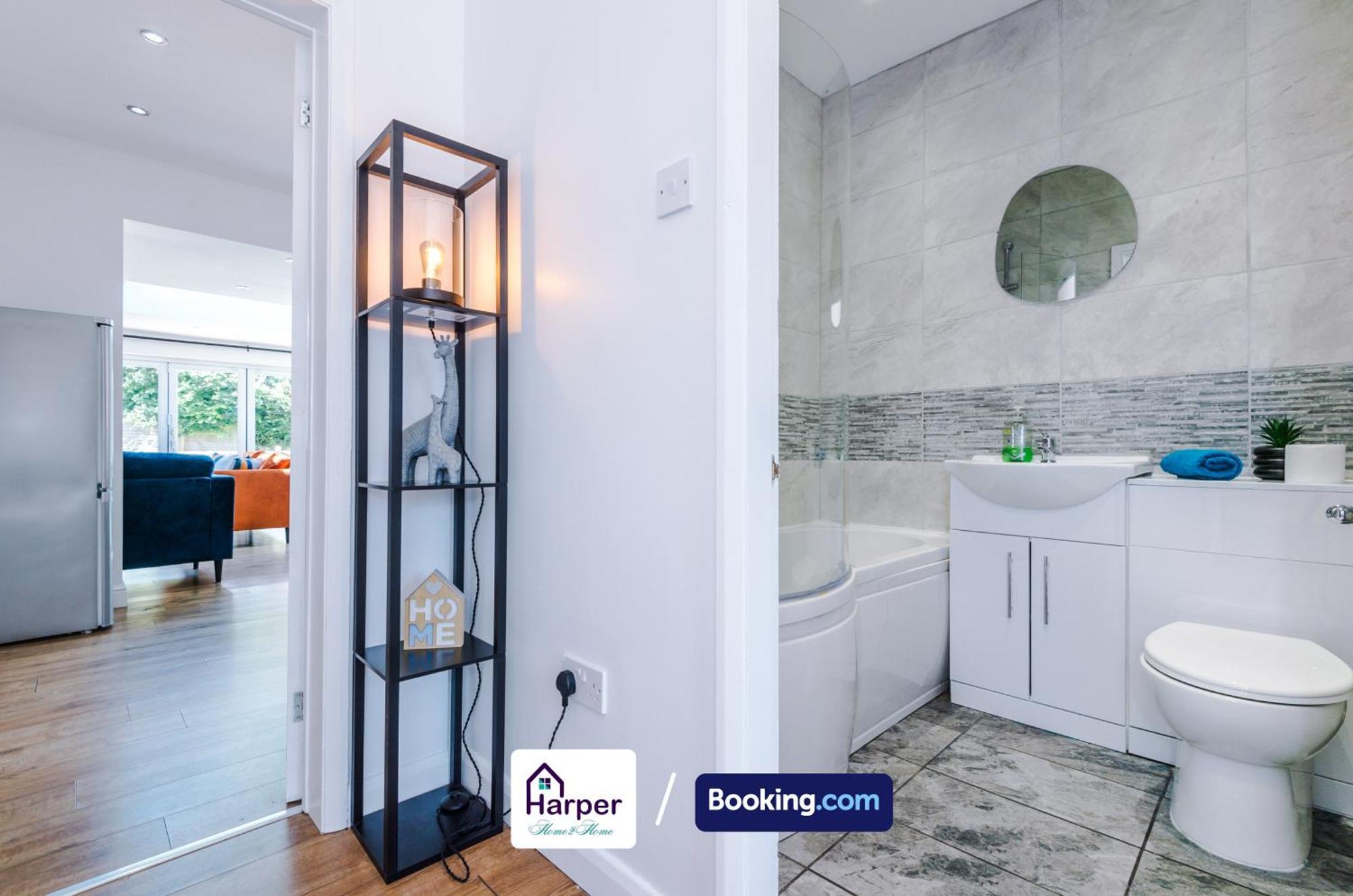 Spacious Detached Bungalow By Harperletting Short Lets & Serviced Accommodation Buckely With Pool Table & Driveway Buckley Zewnętrze zdjęcie