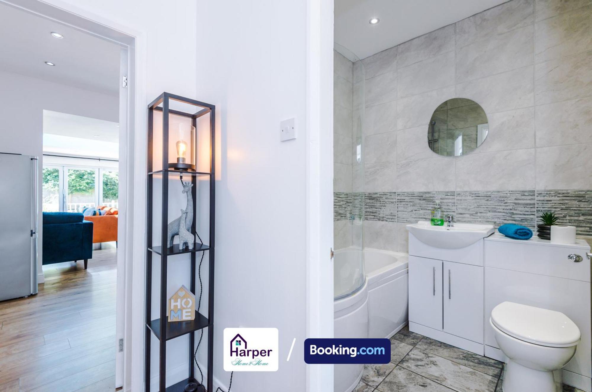 Spacious Detached Bungalow By Harperletting Short Lets & Serviced Accommodation Buckely With Pool Table & Driveway Buckley Zewnętrze zdjęcie