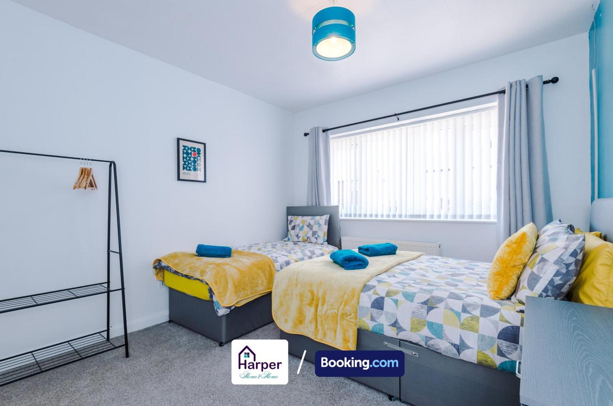 Spacious Detached Bungalow By Harperletting Short Lets & Serviced Accommodation Buckely With Pool Table & Driveway Buckley Zewnętrze zdjęcie