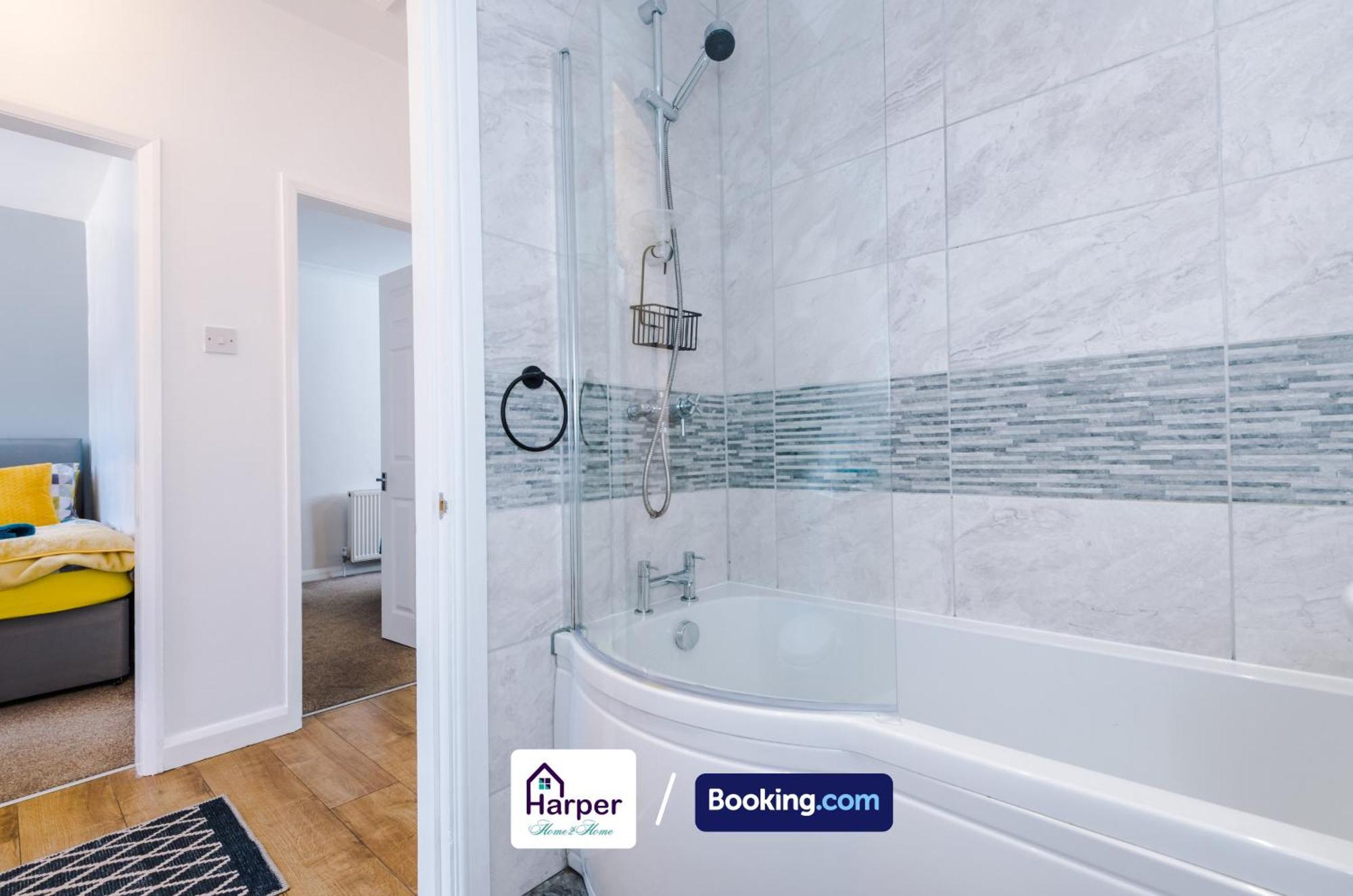 Spacious Detached Bungalow By Harperletting Short Lets & Serviced Accommodation Buckely With Pool Table & Driveway Buckley Zewnętrze zdjęcie